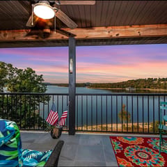 371 Stunning Lakeview, close to SDC, Welcome Home
