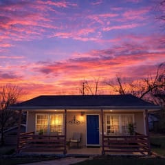 Walk to Downtown, Hot Tub, Game Room, Boat Parking
