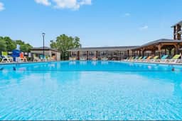 201 Walk to Convention Center & Landing Large Pool - Image 5