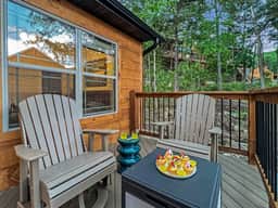 2 Pools, 2 Lakes, Pickleball, beautiful cabin - Image 2