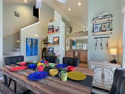 Lakefront Getaway, Marina View, Minutes to Strip - Image 4
