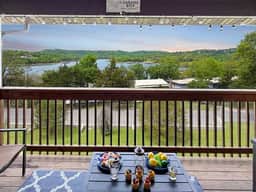 Beautiful Lake View, spacious, pool, pickleball - Image 3