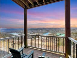 L-3 Stunning Views clean cozy close to SDC - Image 4