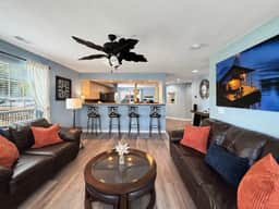 No Stairs, Lakeside, beautiful patio and yard - Image 5