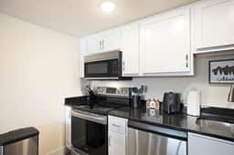 205 Close to downtown, Landing and Convention Center - Image 3