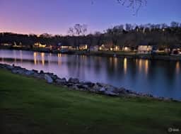692 Walk-in Lakefront Oasis - Cozy, Calm, Scenic - Image 5