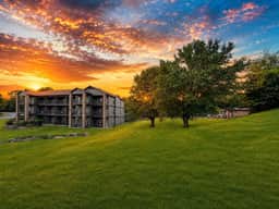 Beautiful, calm, relaxing, pools, golf course view - Image 2