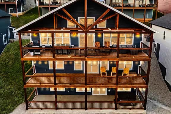 270 Sleeps 22, game rooms, pools, blackstone,VIEW - Image 1