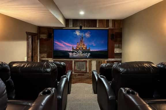 Sleeps 30 • Theater • Game Room • Big Cedar Area - Image 1