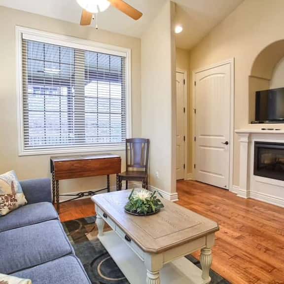 L-9 Cozy, clean close to SDC stunning views - Image 1