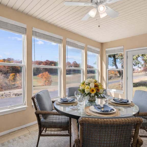 Large 2BR stunning golf course view - Image 1