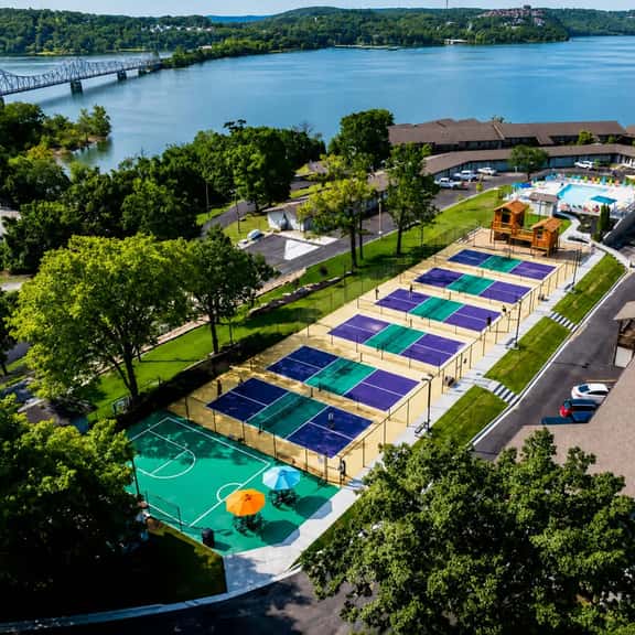 Beautiful Lake View, spacious, pool, pickleball - Image 1