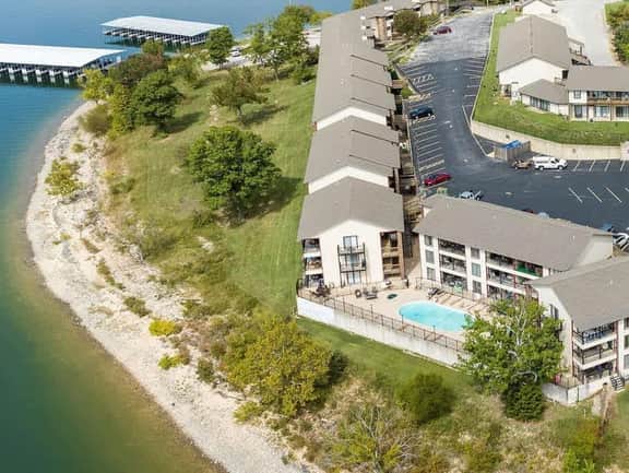 371 Stunning Lakeview, close to SDC, Welcome Home - Image 5