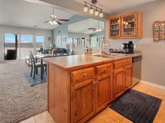 371 Stunning Lakeview, close to SDC, Welcome Home - Image 3