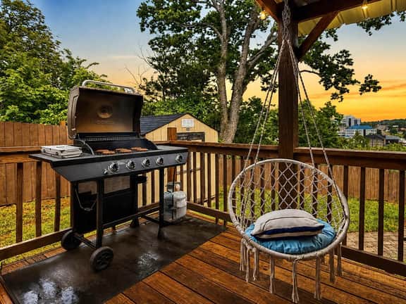Boho Bungalow, pet friendly house walk to downtown - Image 3