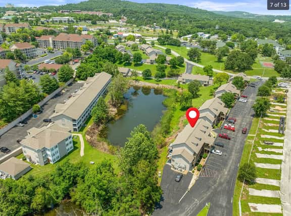 40-4 Cozy, quiet secluded close to strip & Marina - Image 2