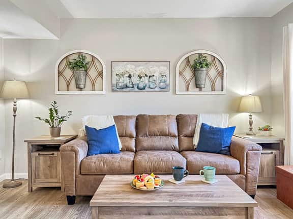 Waterfront, walk in no stairs, fresh remodel - Image 2