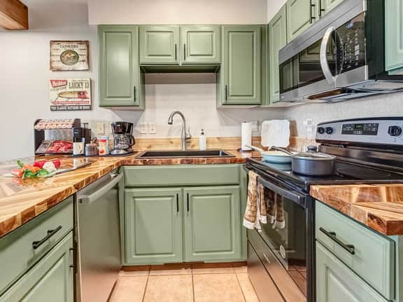 Remodeled, pool, pickleball, Amazing Lake view - Image 4