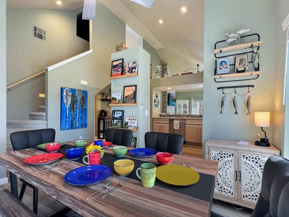 Lakefront Getaway, Marina View, Minutes to Strip - Image 4