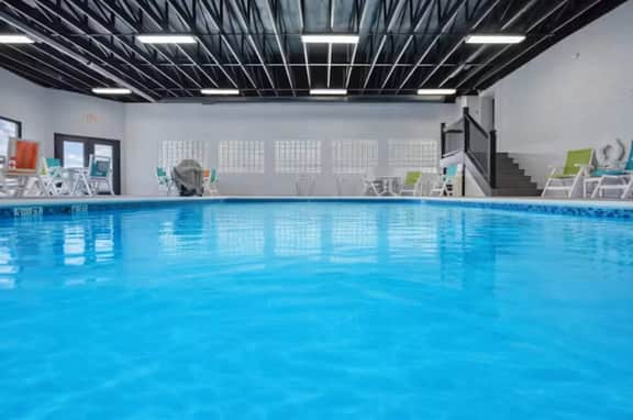 Stunning views, pool, Spacious, comfortable studio - Image 2