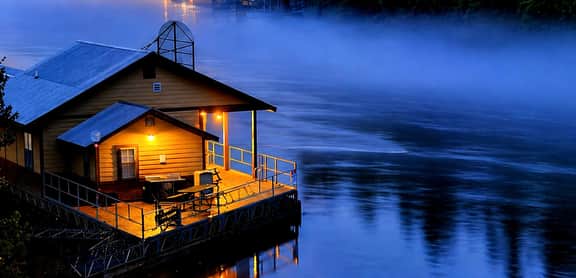 No Stairs, Lakeside, beautiful patio and yard - Image 4