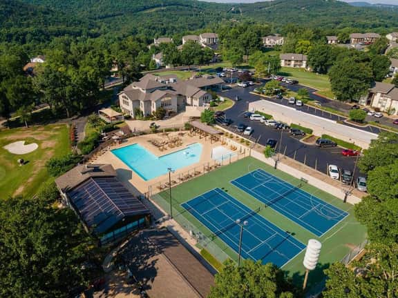 Patio on Pointe Royale Golf Course, Pools, Updated - Image 4
