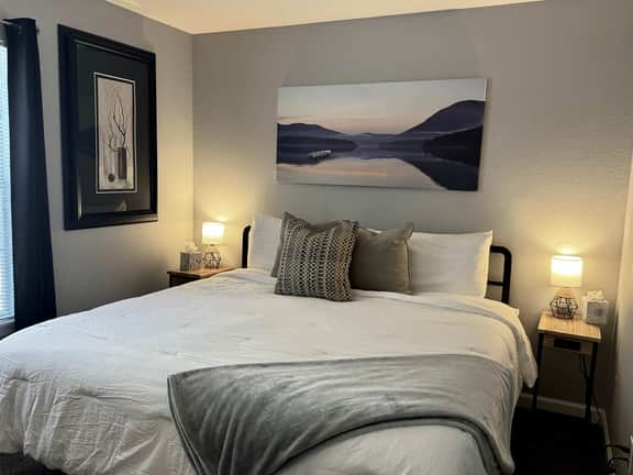 511 - Cozy, quiet secluded close to strip & Marina - Image 2