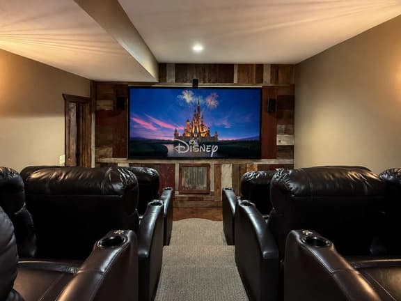 Sleeps 30 • Theater • Game Room • Big Cedar Area - Image 1